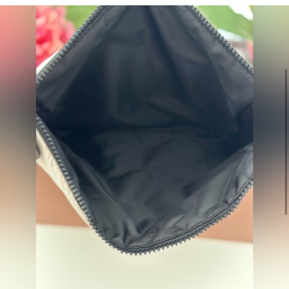 ‼️SALE‼️New Chanel Puffy Travel Cosmetic Bag - Picture 4 of 8